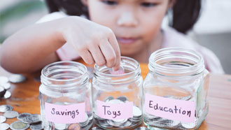 Teach-Kids-to-Budget-Money